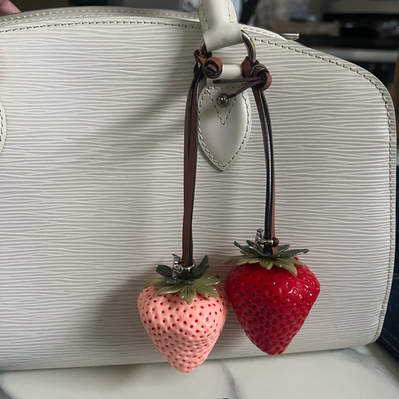 VIRAL Tory Strawberry bag Charms 🍓 - Picture 1 of 3